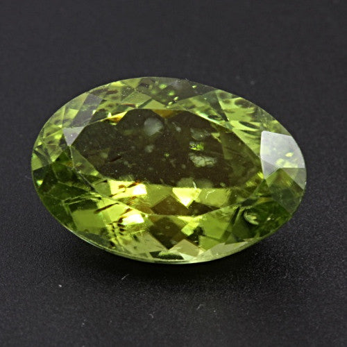 6.85 ct. Peridot